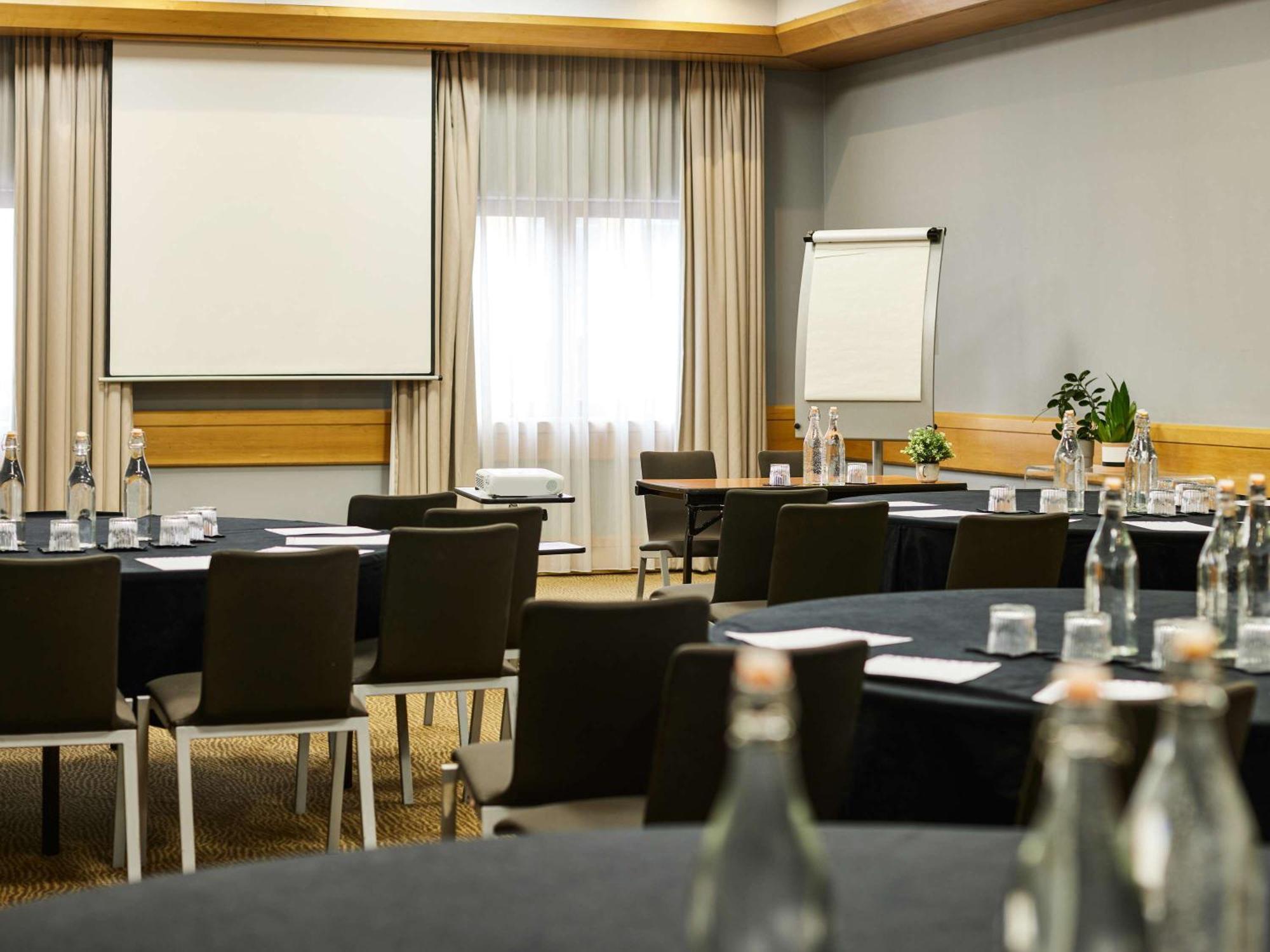 Novotel Bristol Centre Экстерьер фото