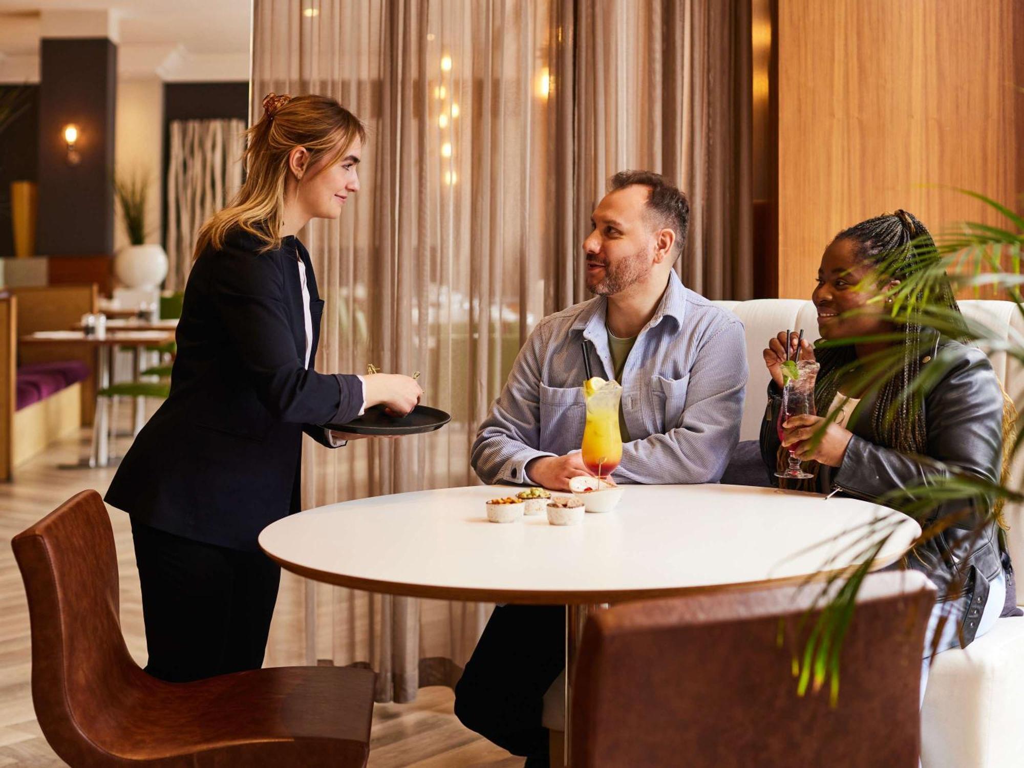 Novotel Bristol Centre Экстерьер фото