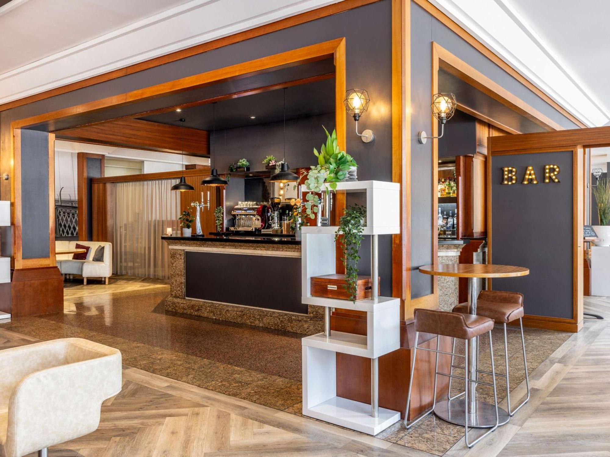 Novotel Bristol Centre Экстерьер фото